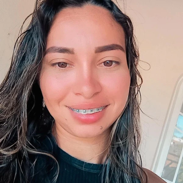 Erica Ferreira, nail designer no bairro João Aguiar em São Francisco - MG: manicure, pedicure e alongamento de unhas